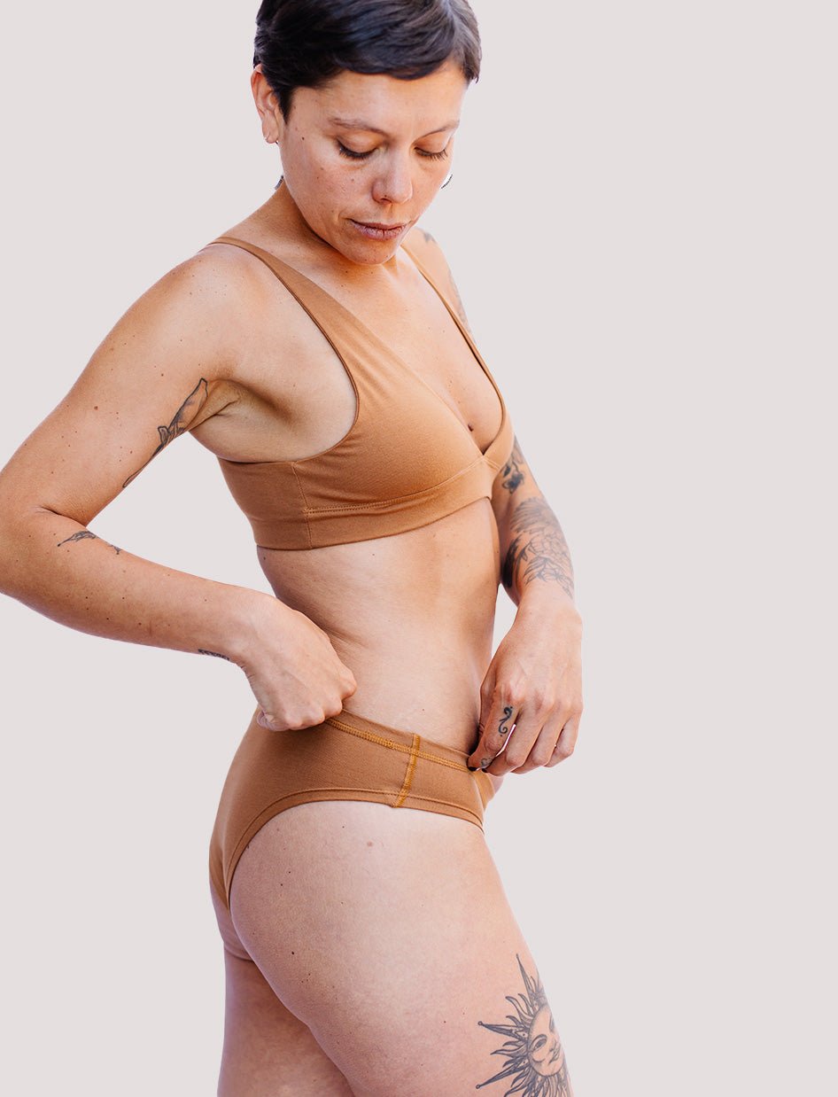 Peto Algodón - Escote en V Camel - Ria Underwear